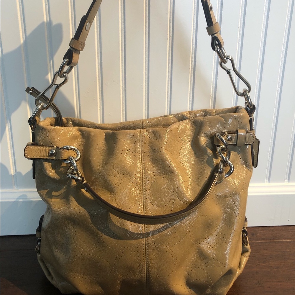 Medium Coach hobo bag